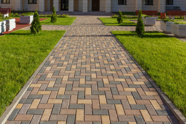 Best Driveway Pavers Near Me  in Lindenhurst, IL